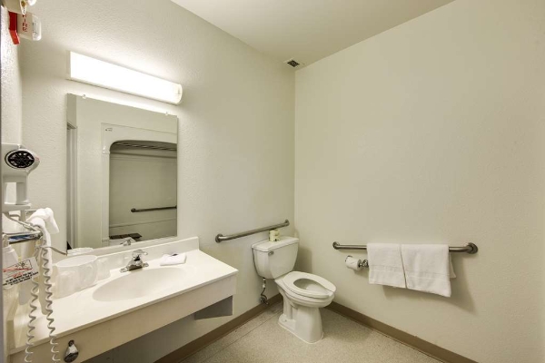 MOTEL 6 TORONTO - BRAMPTON